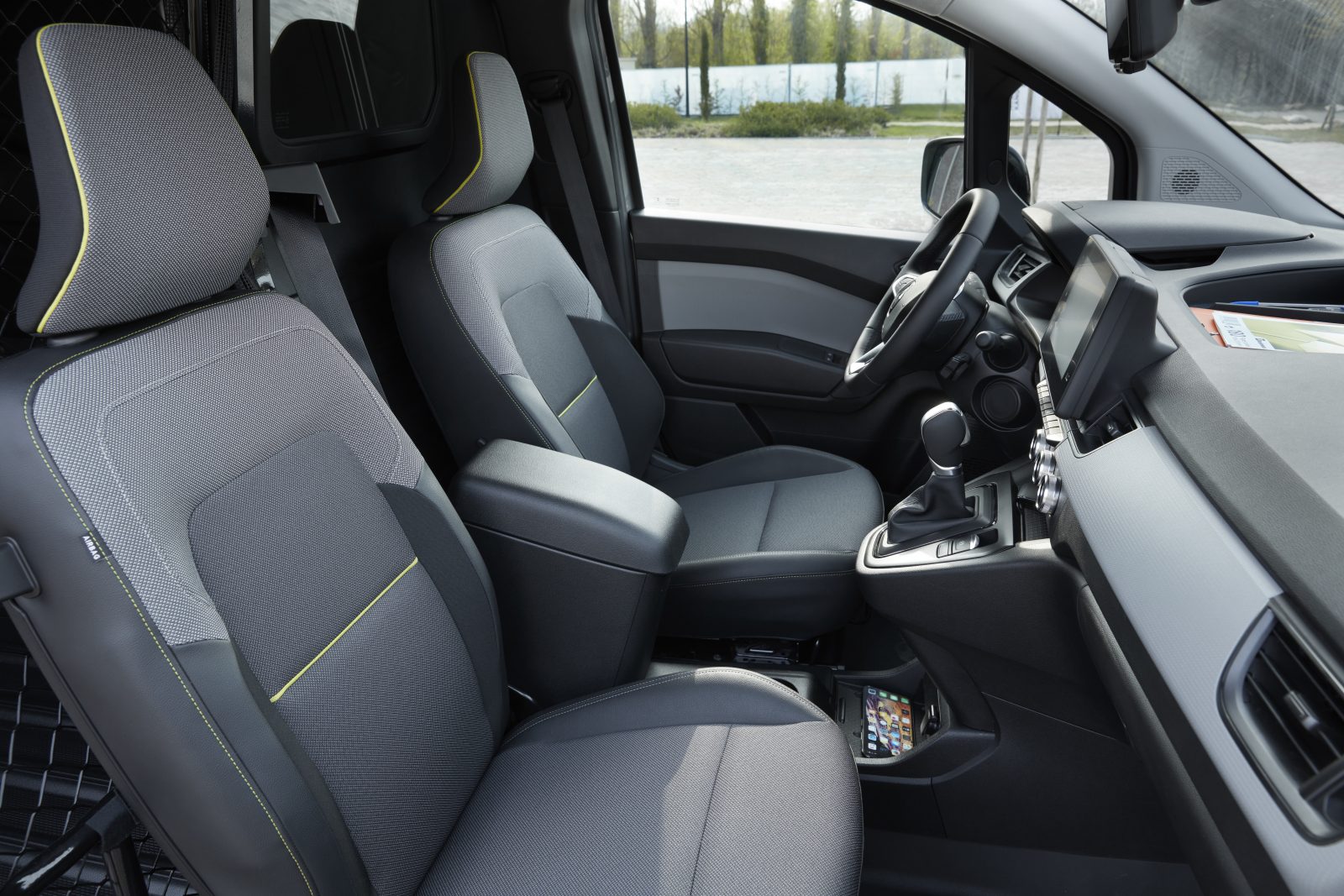 New Renault Kangoo E-Tech electric van with an increased range